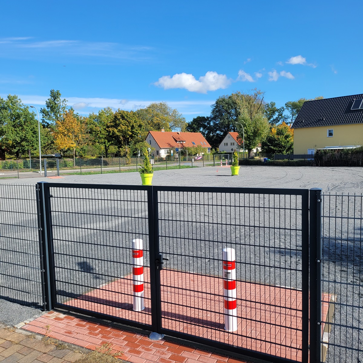 1.635 m² Gewerbefläche an Hauptstraßenkreuzung, nahe dem S-Bhf. Königs Wusterhausen bei Berlin mieten