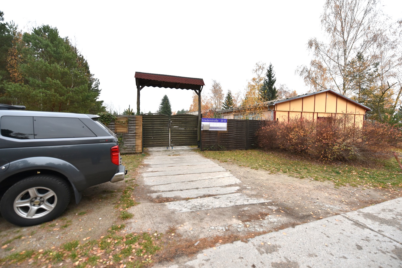 20.000 m² Grundstück am Waldrand, überwiegend unbebaut in Zossen/Wünsdorf bei Berlin