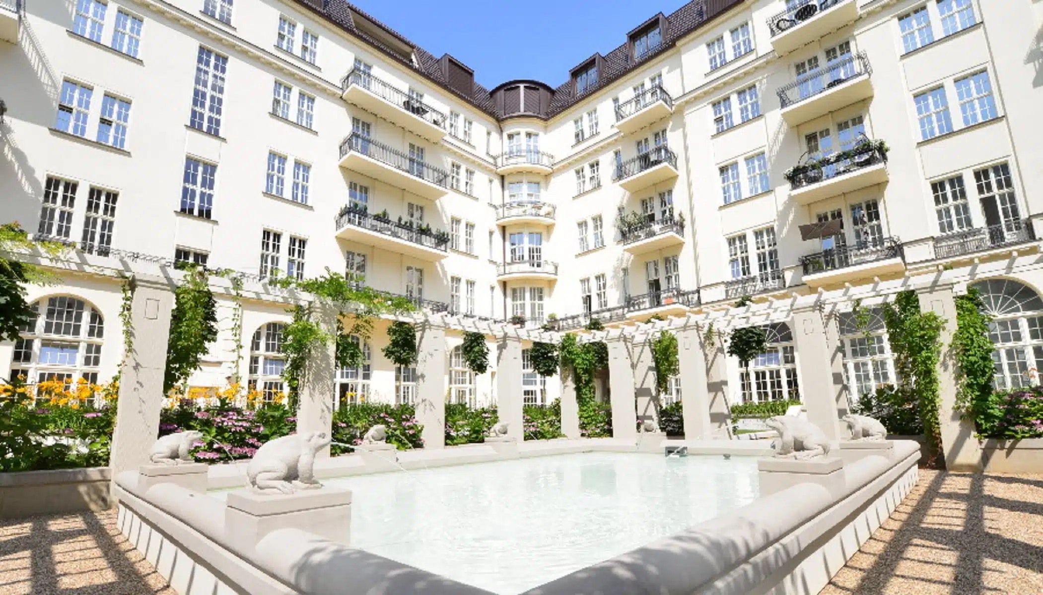 HAUS CUMBERLAND BERLIN Laden, Praxis, Kanzlei, Büro Luxus-Loft auf 2 Etagen am Kurfürstendamm