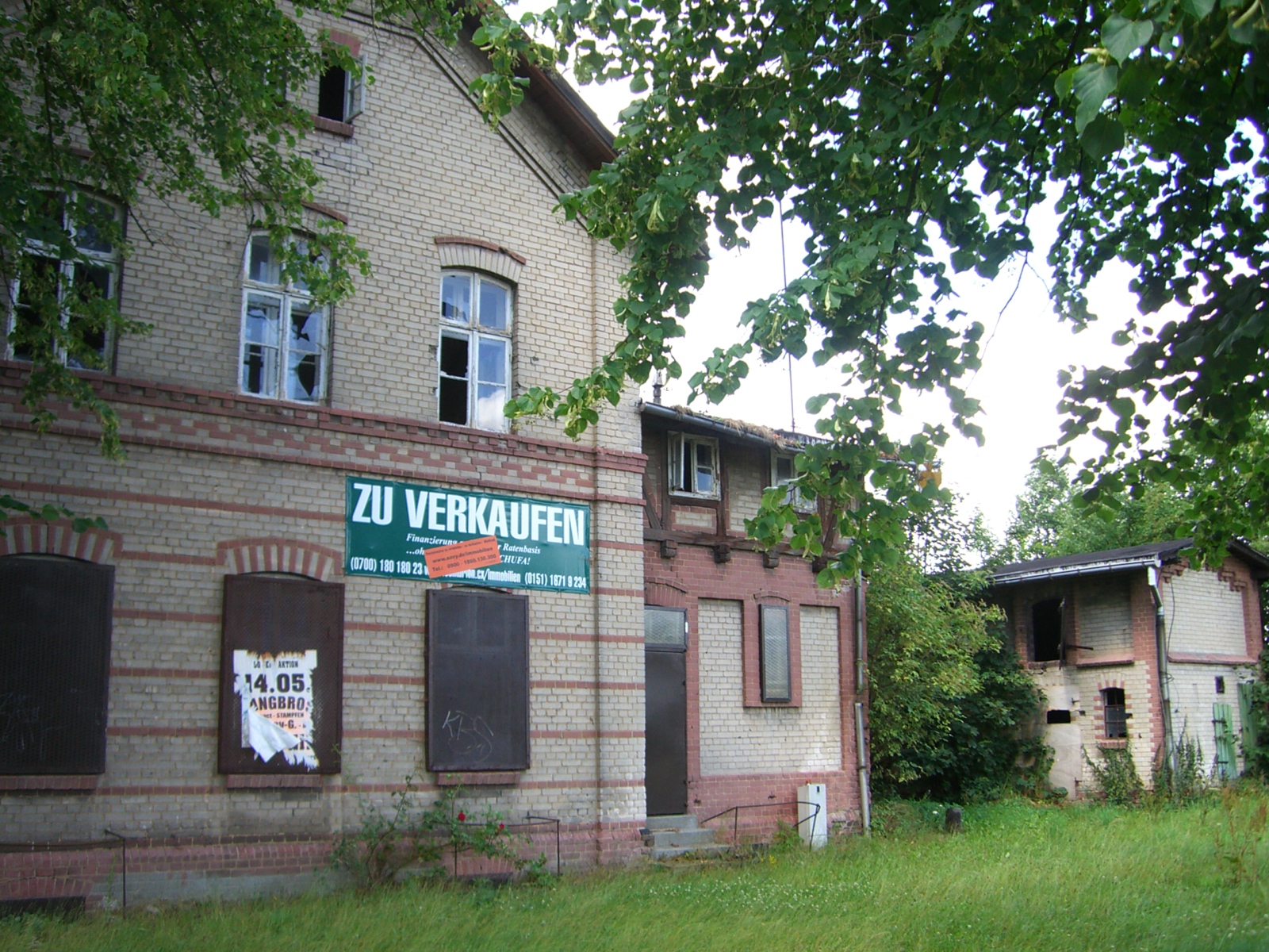 1.967 m² 2 historische Mehrfamilienhäuser Denkmal, Sanierungsobjekte am Bahnhof Karow, Plau am See
