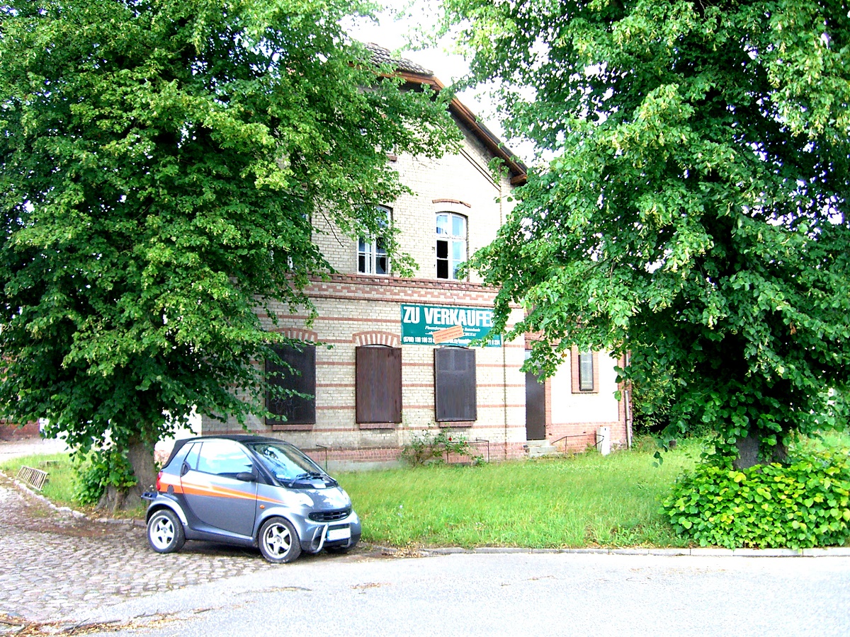 1.967 m² 2 historische Mehrfamilienhäuser Denkmal, Sanierungsobjekte am Bahnhof Karow, Plau am See