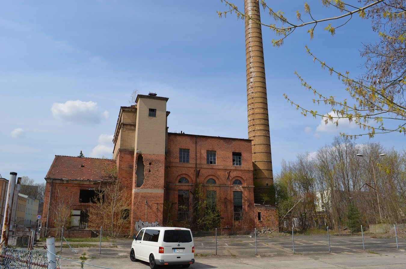 Fotovoltaik SolarParkplatz in der Stadt Spremberg, ideal für Autohandel, e-LKW-Tankstelle