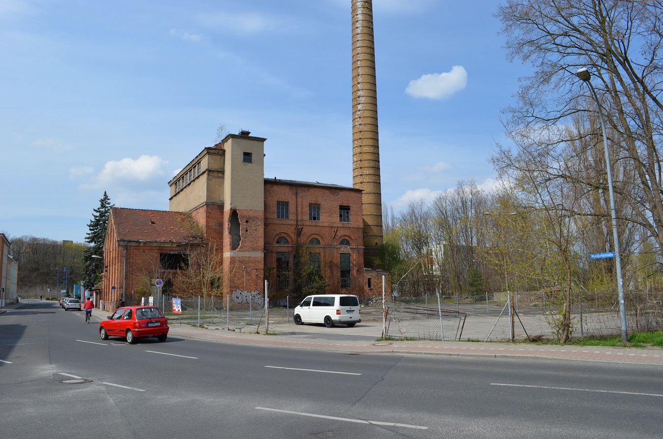 Fotovoltaik SolarParkplatz in der Stadt Spremberg, ideal für Autohandel, e-LKW-Tankstelle