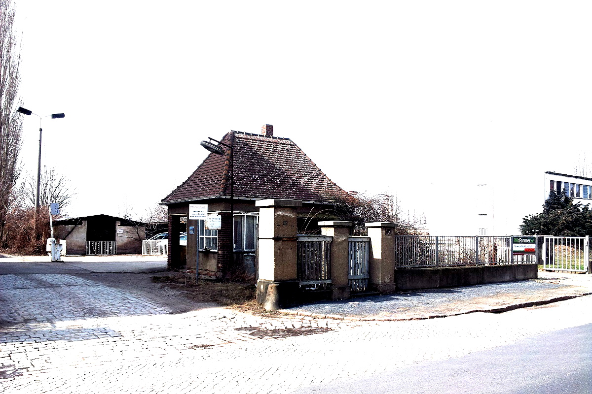 Autoplatz, LKW-Parkplatz in Coswig im Gewerbegebiet an der S84 Dresden-Meißen mieten