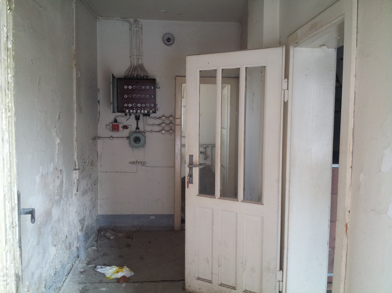 Autoplatz, LKW-Parkplatz in Coswig im Gewerbegebiet an der S84 Dresden-Meißen mieten