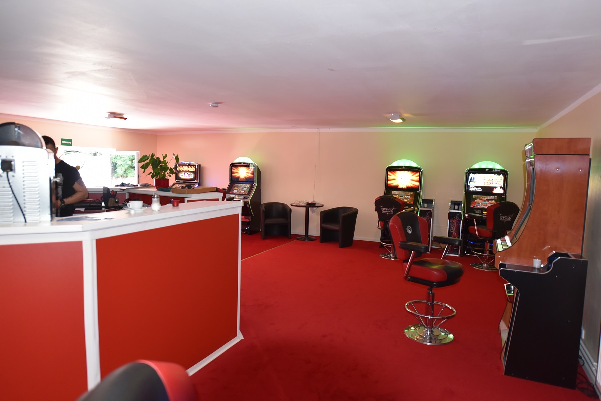 Gewerbezentrum in der Stadt Spremberg mit Fachmarkt, Werkstatt, Büroflächen und Wohnung.