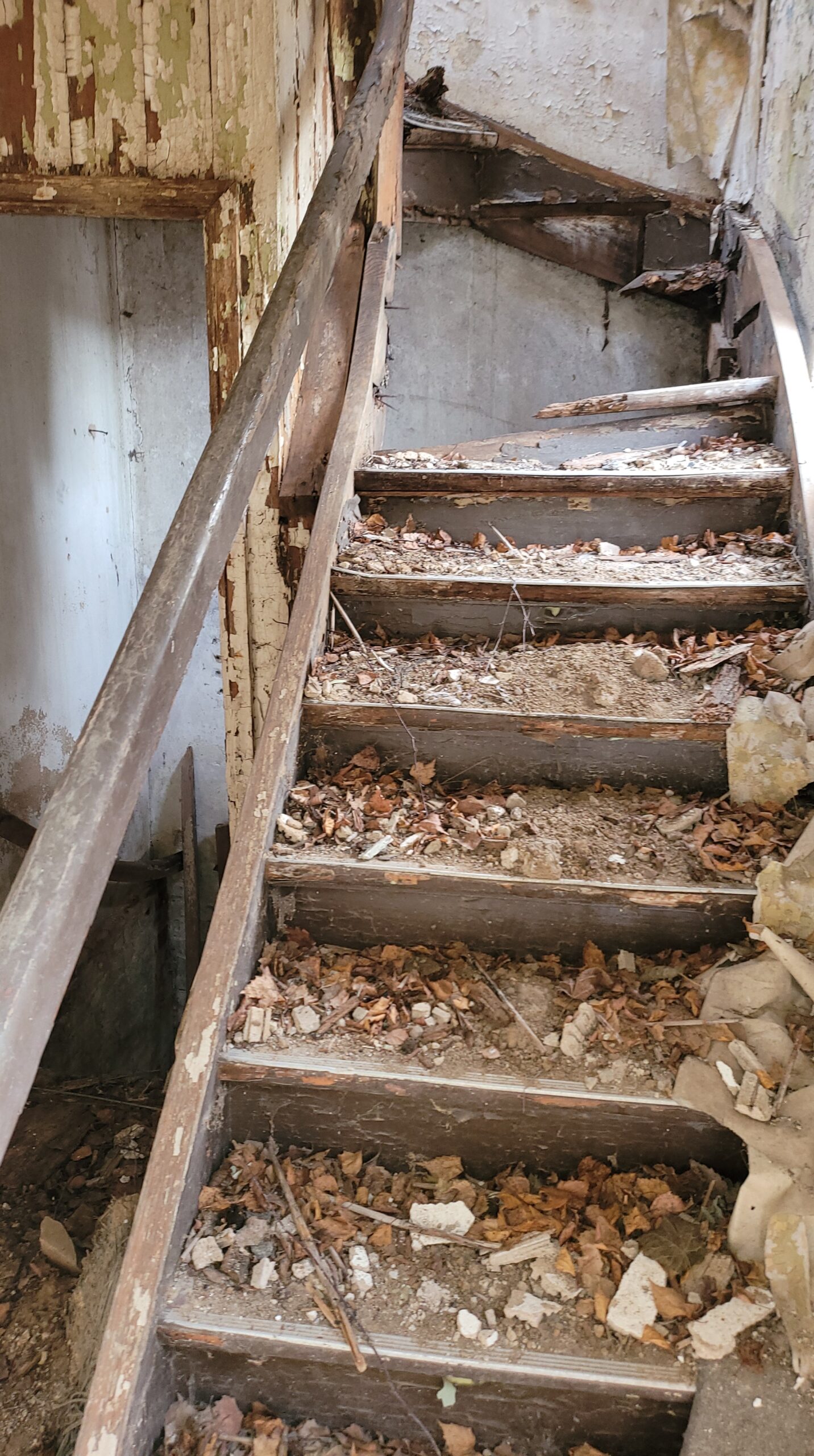 1.967 m² 2 historische Mehrfamilienhäuser Denkmal, Sanierungsobjekte am Bahnhof Karow, Plau am See