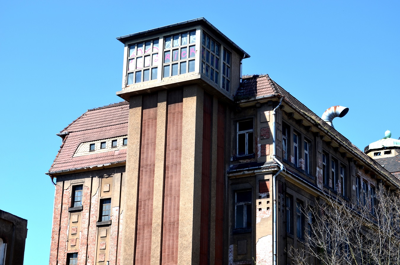 6.800 m² Fabrik-Denkmal in Coswig an S84 Dresden/Meißen, im Gewerbegebiet, Sanierungsobjekt