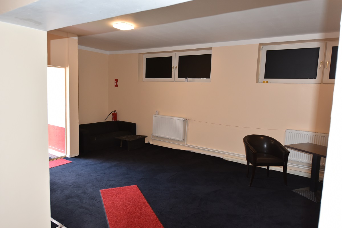 Gewerbezentrum in der Stadt Spremberg mit Fachmarkt, Werkstatt, Büroflächen und Wohnung.