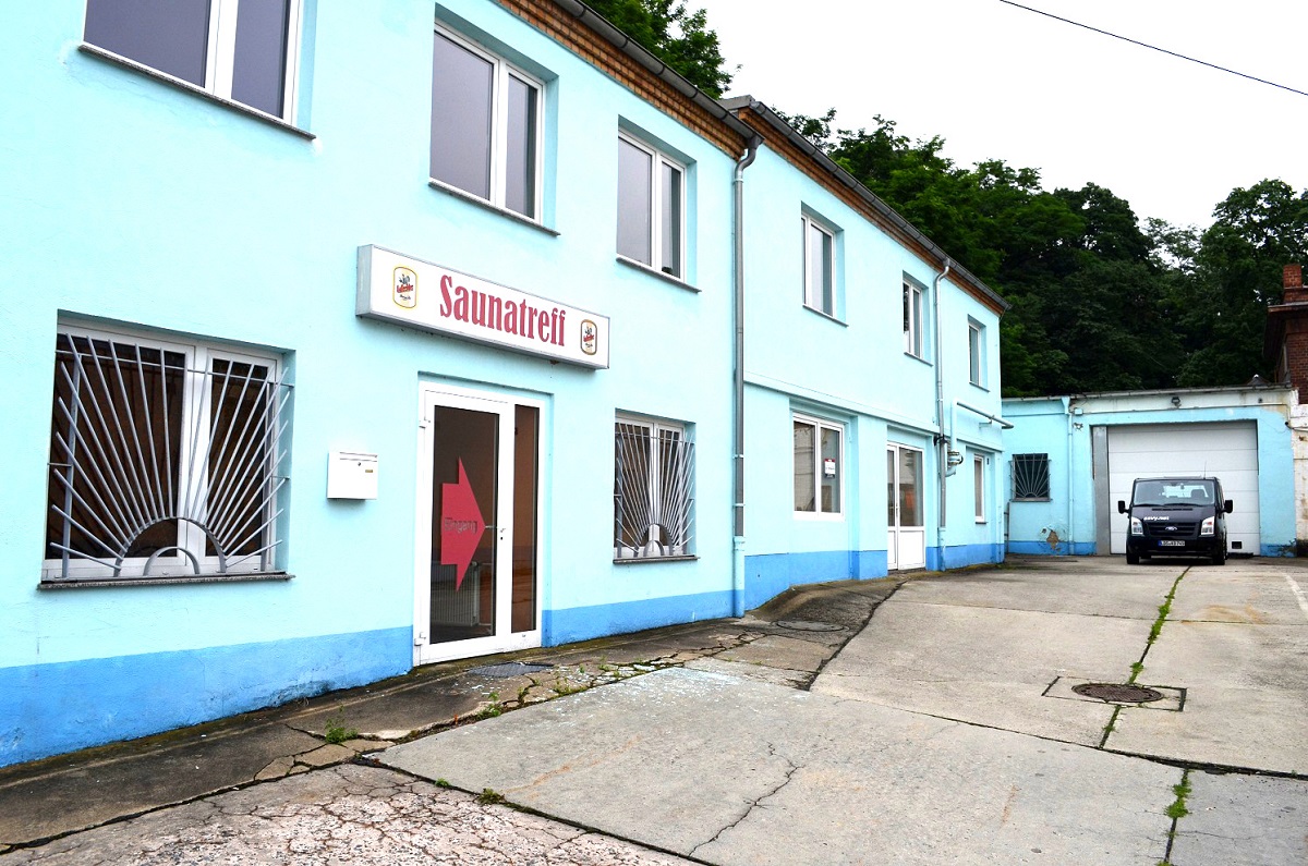 Gewerbezentrum in der Stadt Spremberg mit Fachmarkt, Werkstatt, Büroflächen und Wohnung.