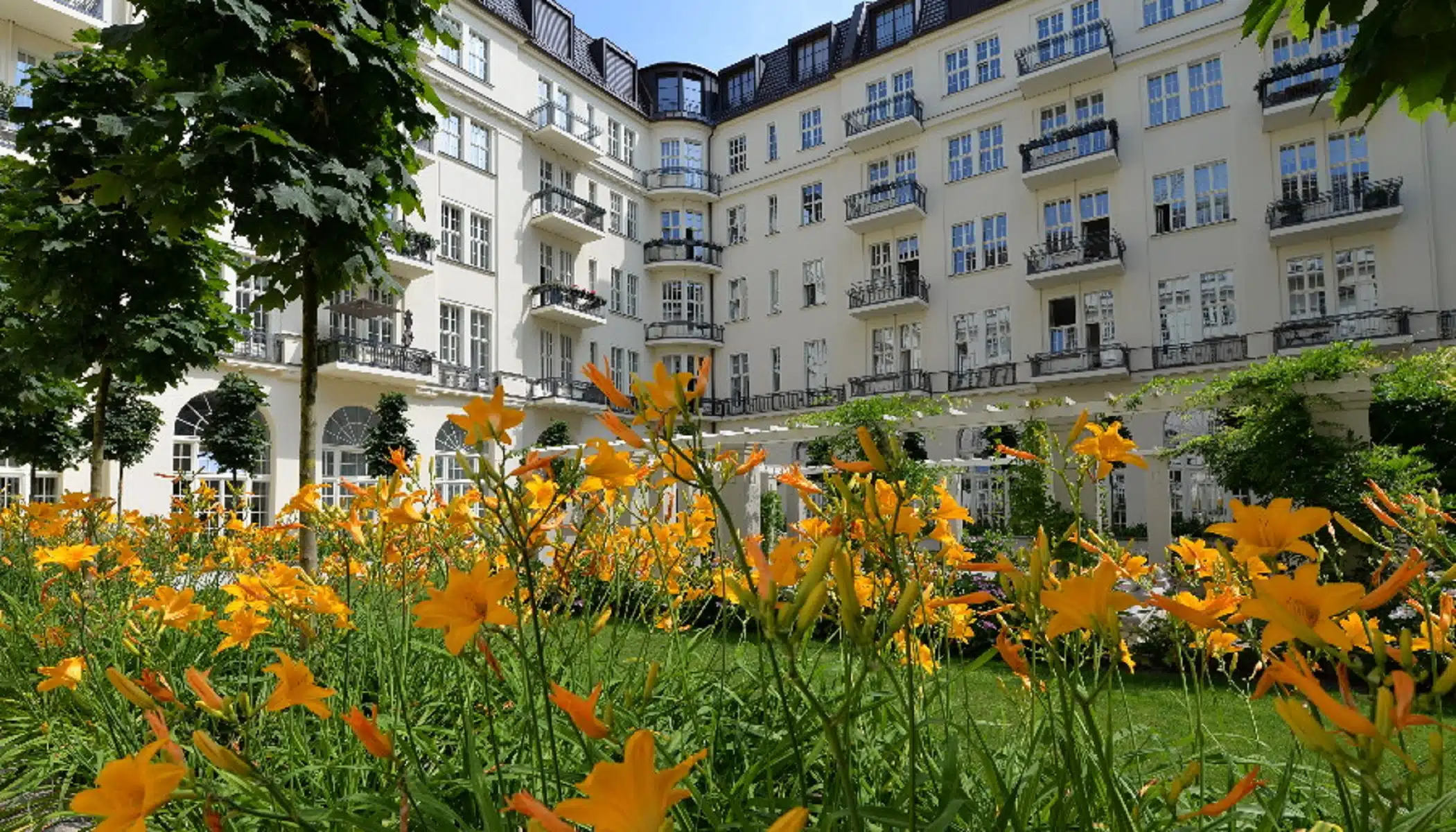 HAUS CUMBERLAND BERLIN Laden, Praxis, Kanzlei, Büro Luxus-Loft auf 2 Etagen am Kurfürstendamm
