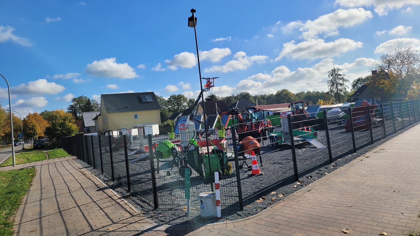 1.635 m² Gewerbefläche an Hauptstraßenkreuzung, nahe dem S-Bhf. Königs Wusterhausen bei Berlin mieten