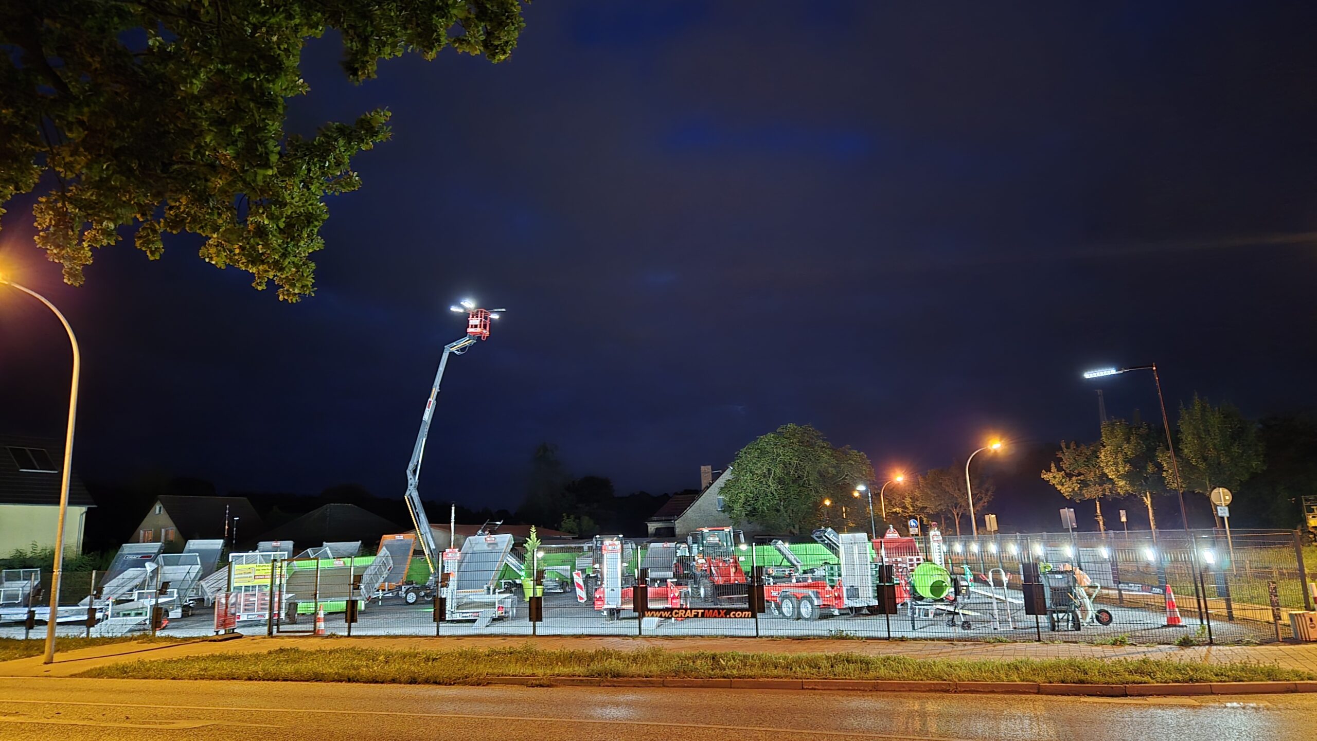 1.635 m² Gewerbefläche an Hauptstraßenkreuzung, nahe dem S-Bhf. Königs Wusterhausen bei Berlin mieten