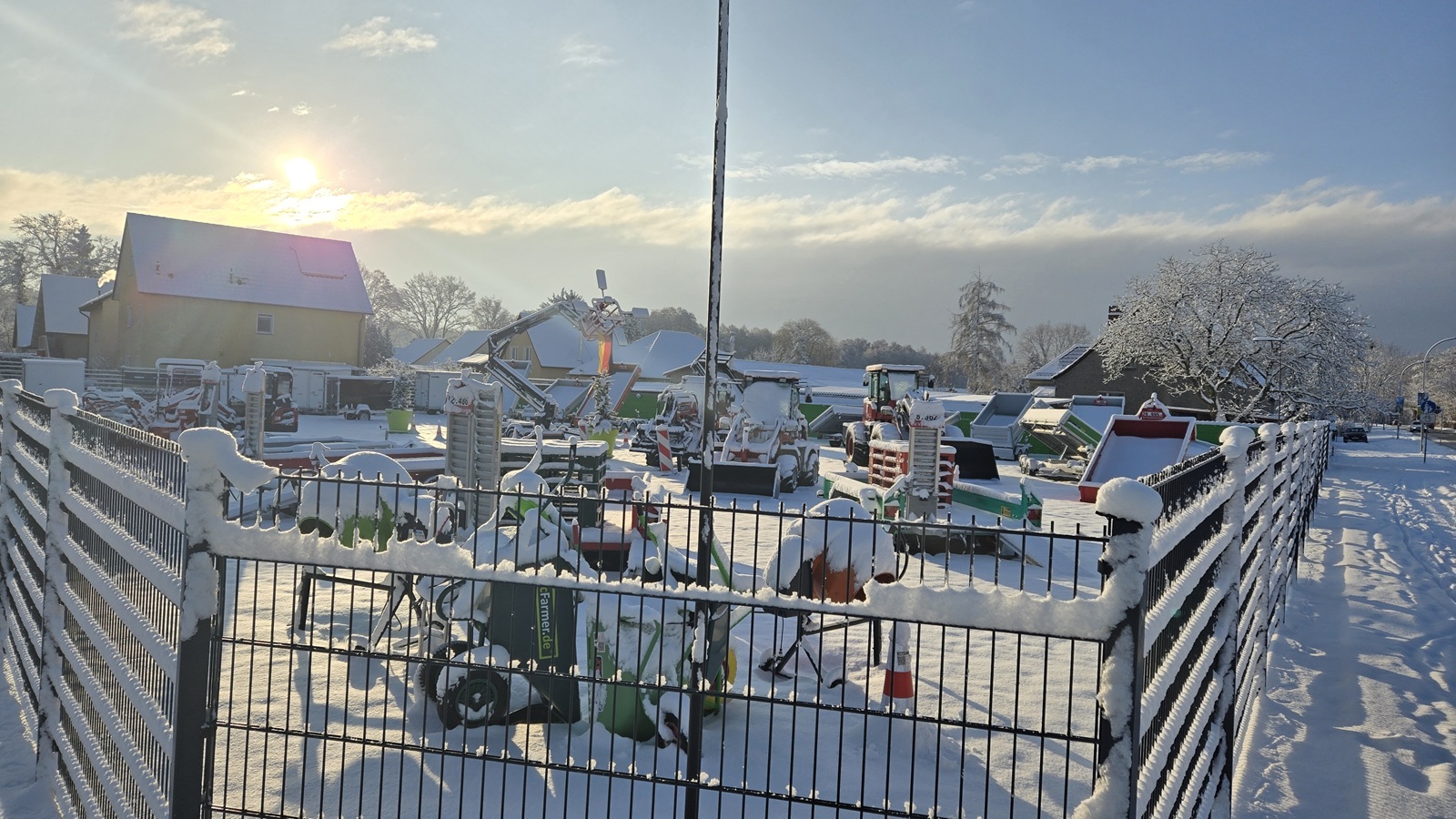 1.635 m² Gewerbefläche an Hauptstraßenkreuzung, nahe dem S-Bhf. Königs Wusterhausen bei Berlin mieten