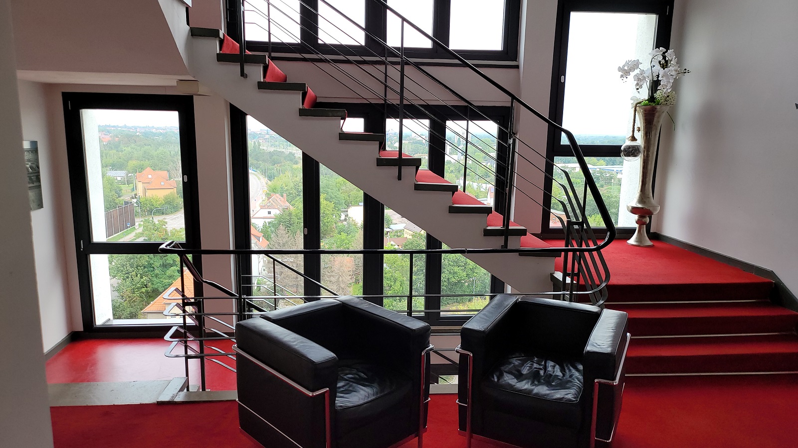 45.000 m² Hotelkomplex mit 400 Betten & Konferenzcenter, Restaurant mit Profi-Betreiber u. langfr. Pachtvertrag im Leipziger Umland