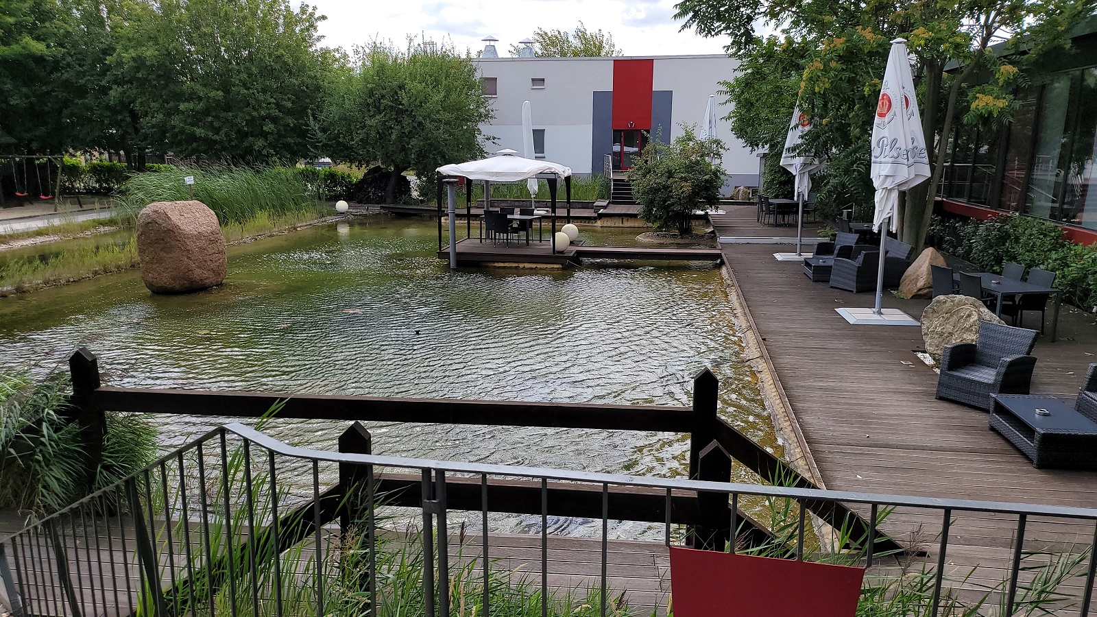 45.000 m² Hotelkomplex mit 400 Betten & Konferenzcenter, Restaurant mit Profi-Betreiber u. langfr. Pachtvertrag im Leipziger Umland