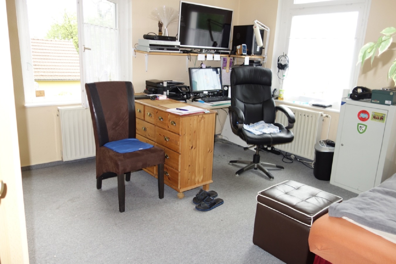 Mehrfamilienhaus in Glauchau mit traumhaftem Ausblick auf die Unterstadt, 3 Wohnetagen, Sanierungsobjekt, Kapitalanlage oder Eigennutzung?