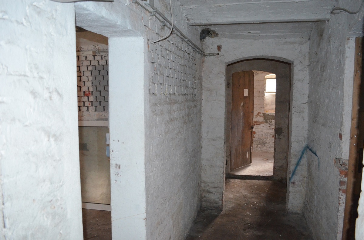 Mehrfamilienhaus mit 6 Wohnungen in Grünenplan, Sanierungsobjekt mit großen Garten am Bach