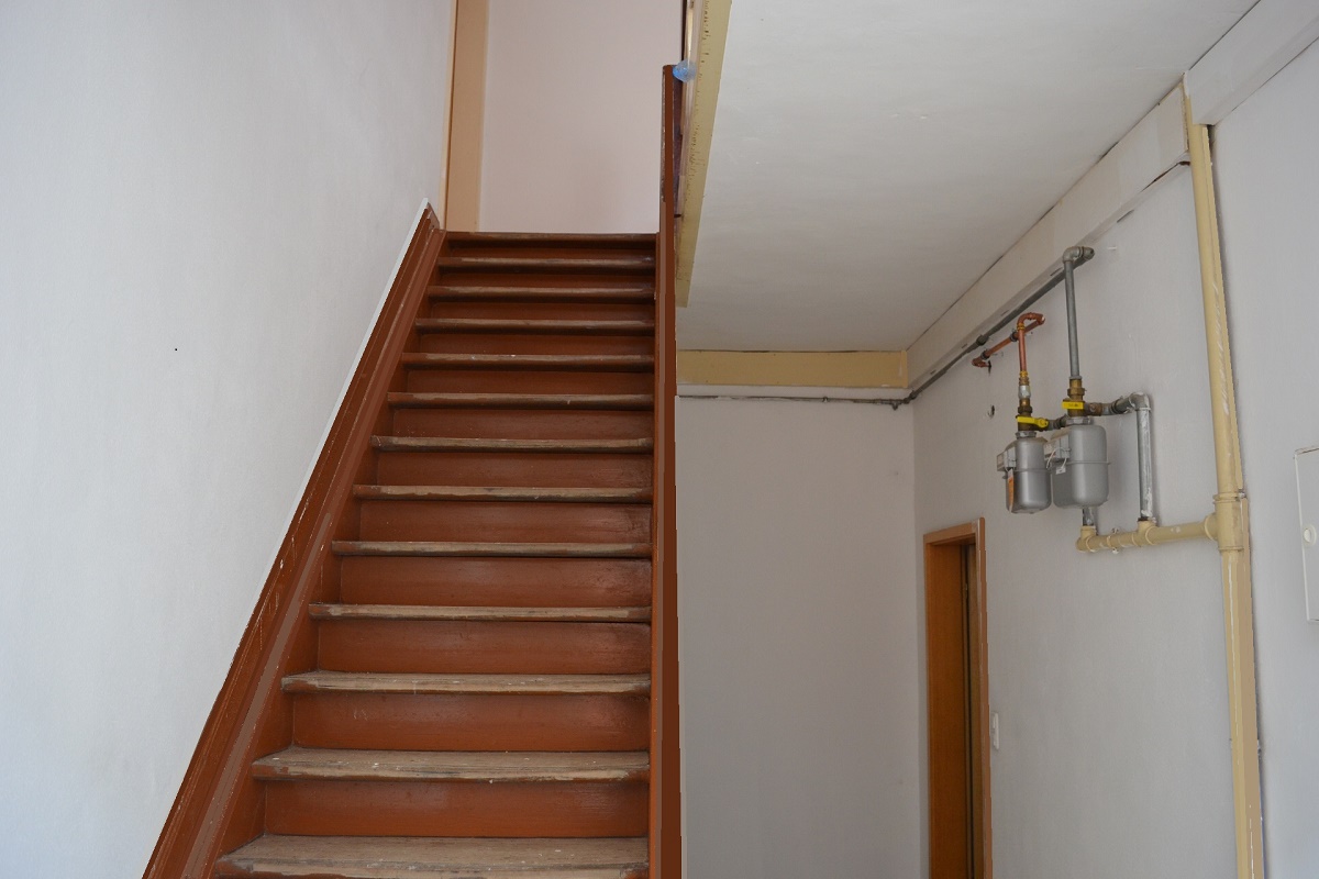 Mehrfamilienhaus mit 6 Wohnungen in Grünenplan, Sanierungsobjekt mit großen Garten am Bach