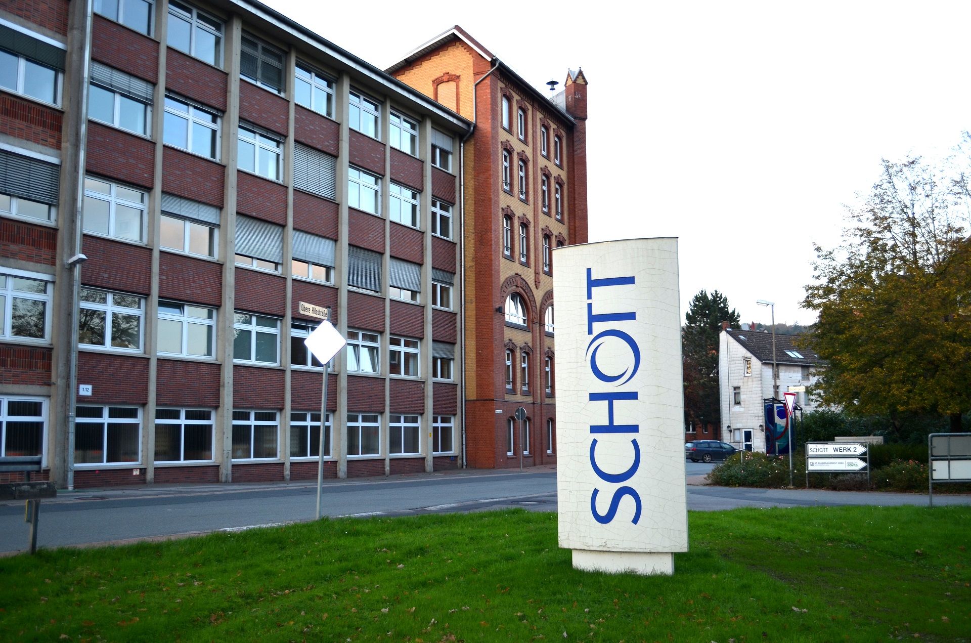 Mehrfamilienhaus mit 6 Wohnungen in Grünenplan, Sanierungsobjekt mit großen Garten am Bach