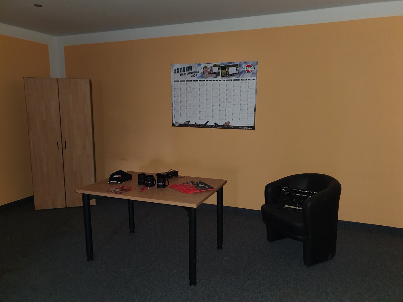 Gewerbezentrum in der Stadt Spremberg mit Fachmarkt, Werkstatt, Büroflächen und Wohnung.