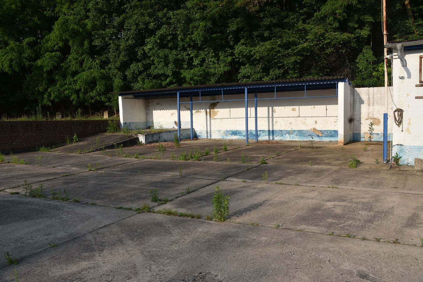 Gewerbezentrum in der Stadt Spremberg mit Fachmarkt, Werkstatt, Büroflächen und Wohnung.
