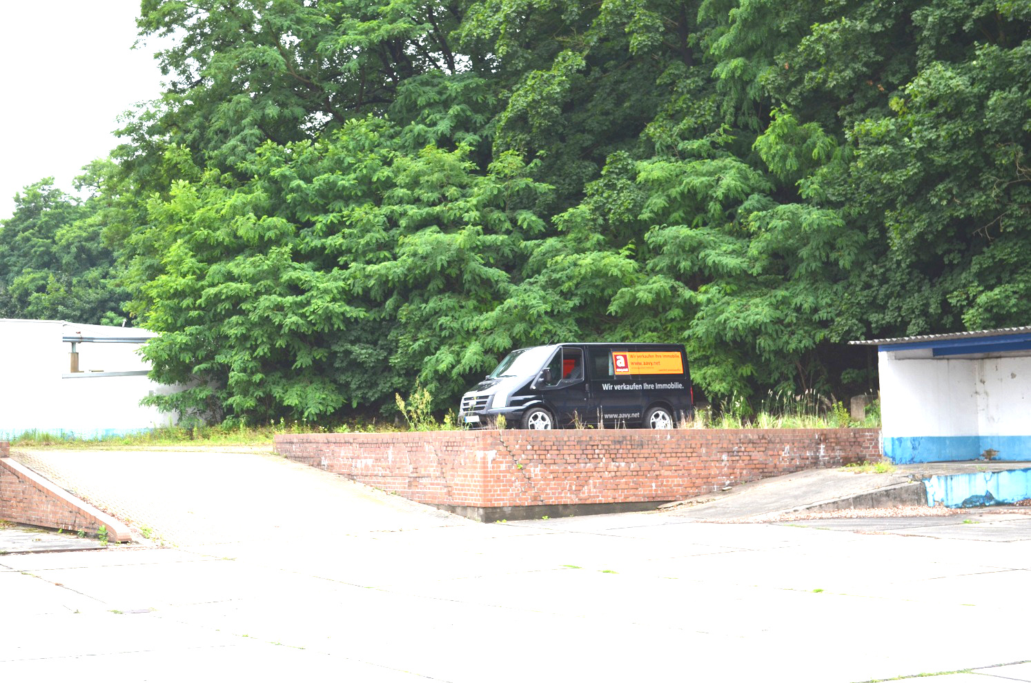 200 m² Garagen Lagerräume mit Tür, Fenster u. Rolltoren in der Stadt Spremberg mieten