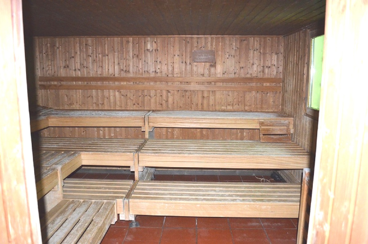 EROS-Center Bordell Saunaclub Terminwohnung in der Stadt Spremberg kaufen