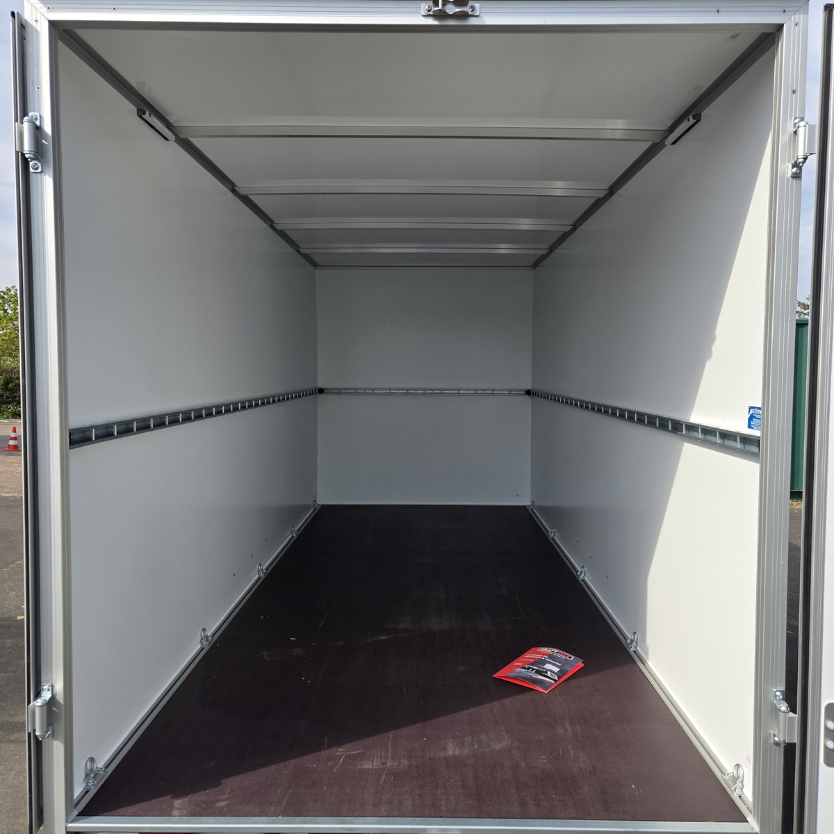 Werbeanhänger in Berlin mieten