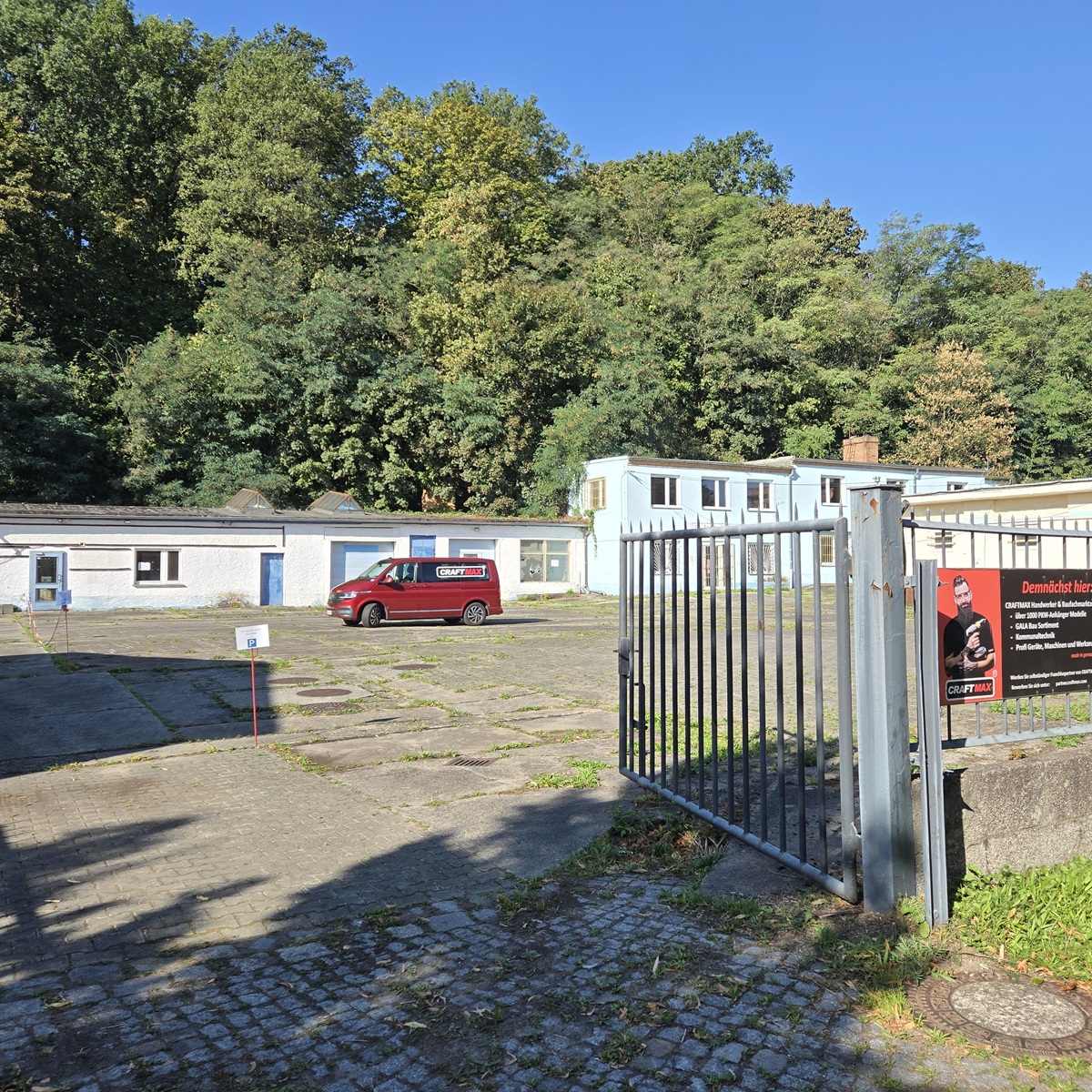 230 m² Werkstatt mit Büro, Shop, Carport & 2 Stellplätze in Spremberg mieten