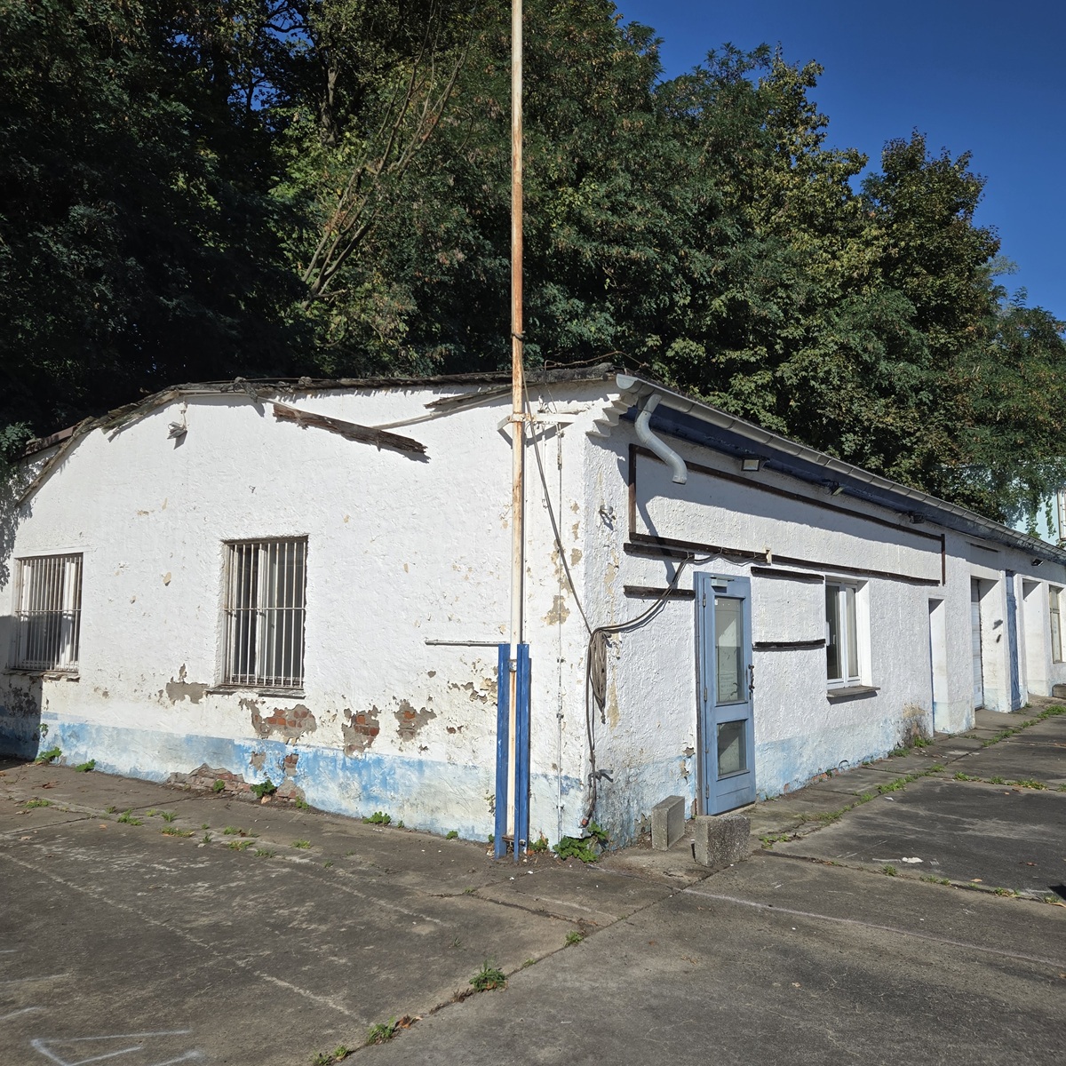 230 m² Werkstatt mit Büro, Shop, Carport & 2 Stellplätze in Spremberg mieten